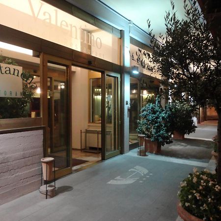 Hotel Valentino Терні Екстер'єр фото