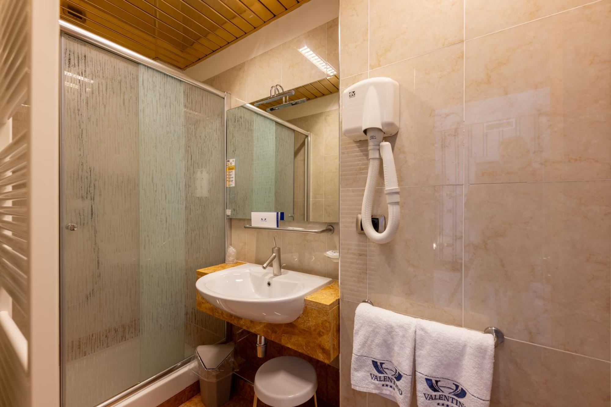 Hotel Valentino Терні Екстер'єр фото
