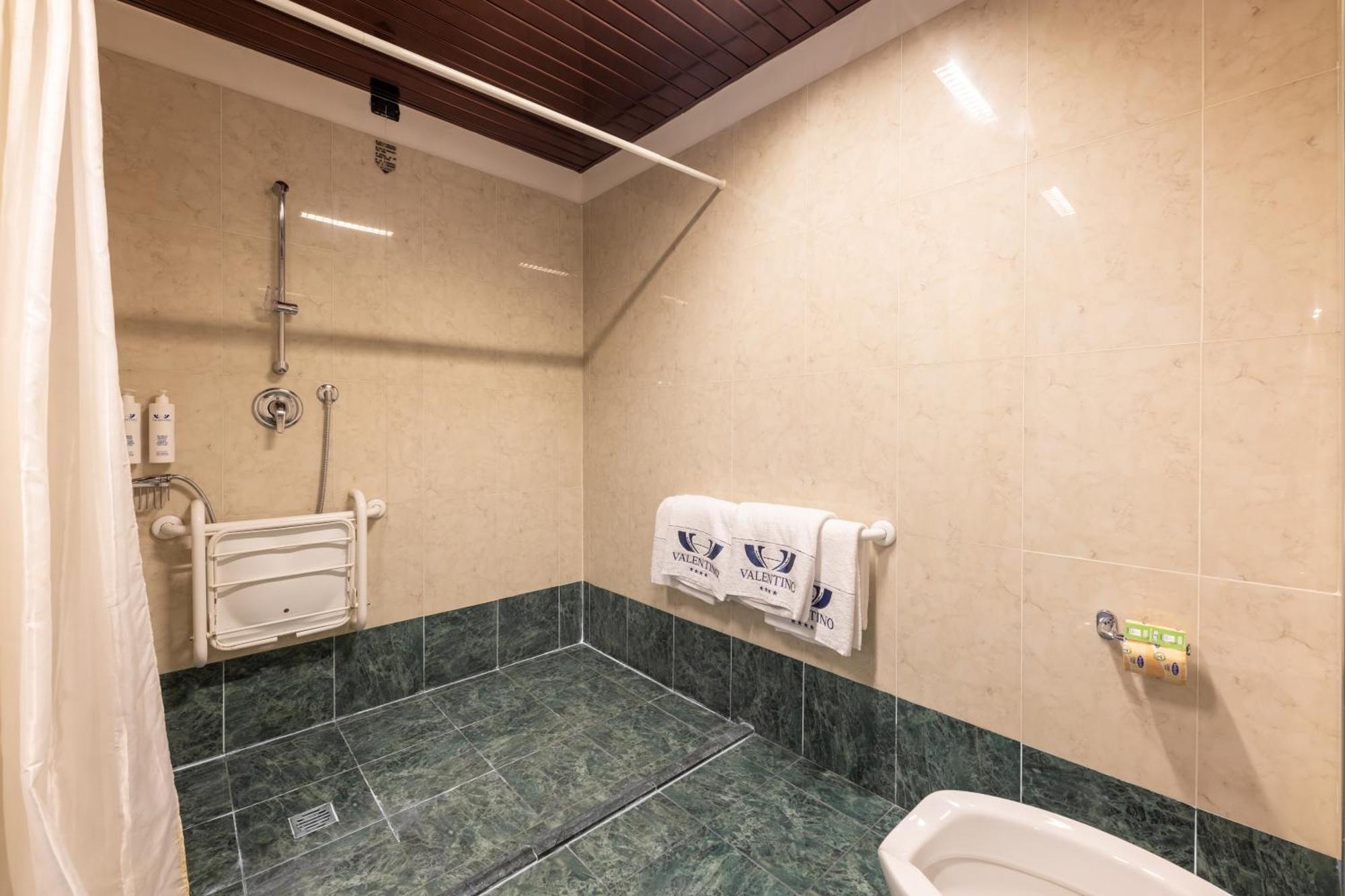 Hotel Valentino Терні Екстер'єр фото