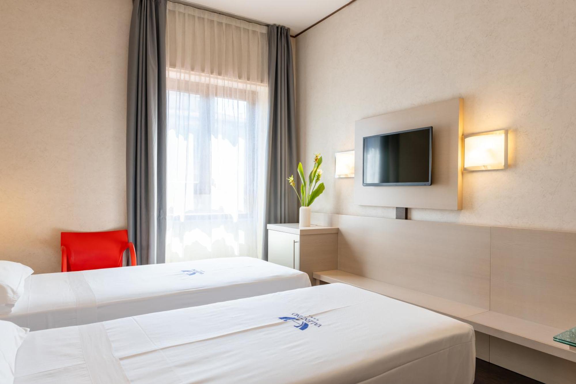 Hotel Valentino Терні Екстер'єр фото