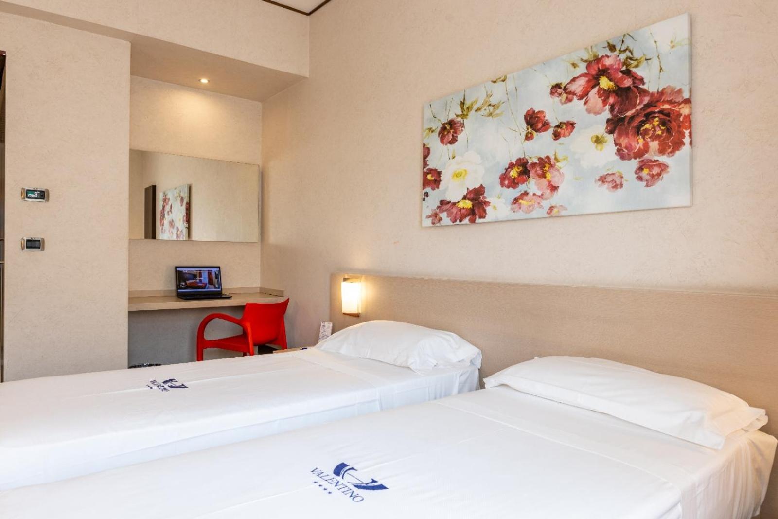 Hotel Valentino Терні Екстер'єр фото