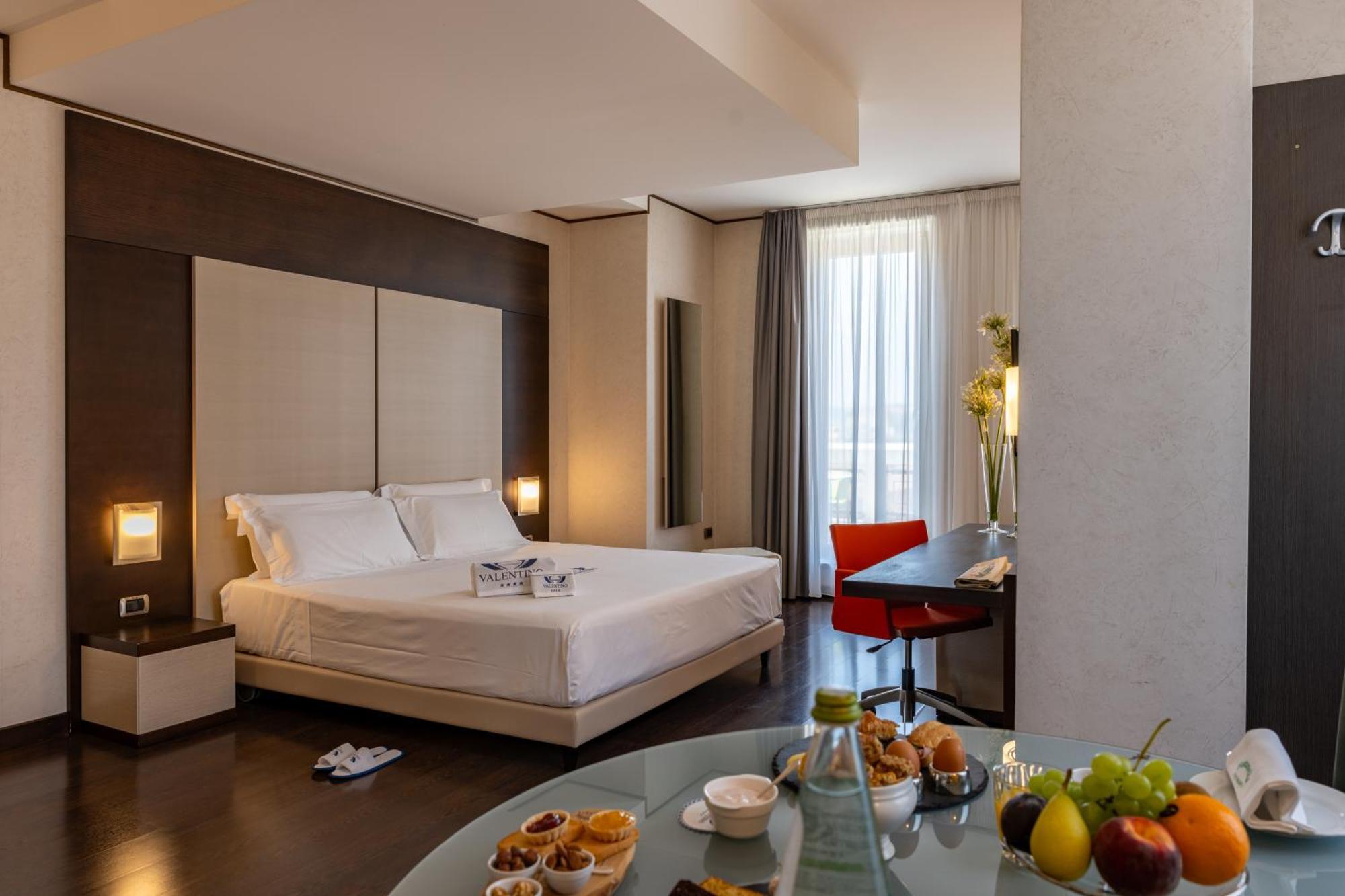 Hotel Valentino Терні Екстер'єр фото