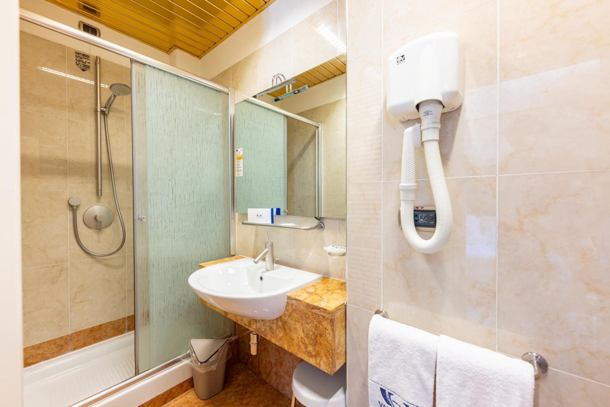 Hotel Valentino Терні Екстер'єр фото