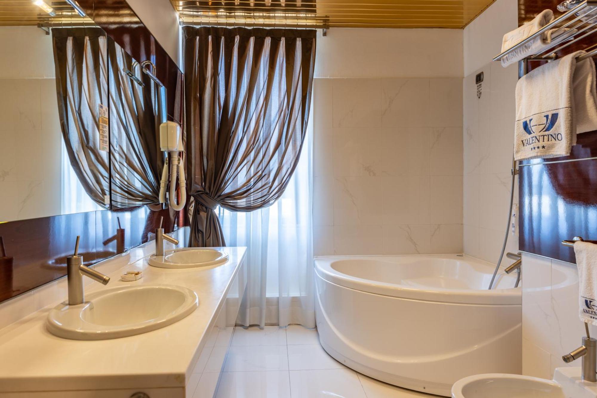 Hotel Valentino Терні Екстер'єр фото