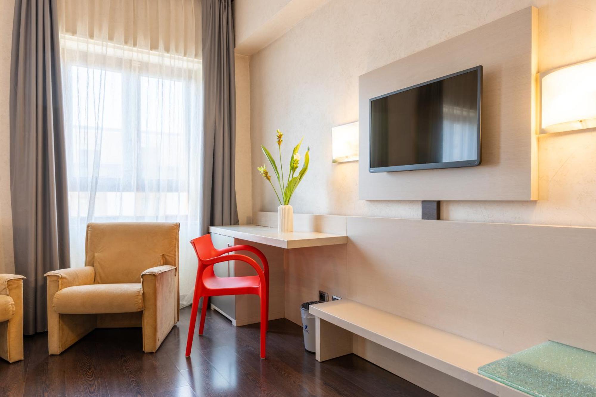 Hotel Valentino Терні Екстер'єр фото