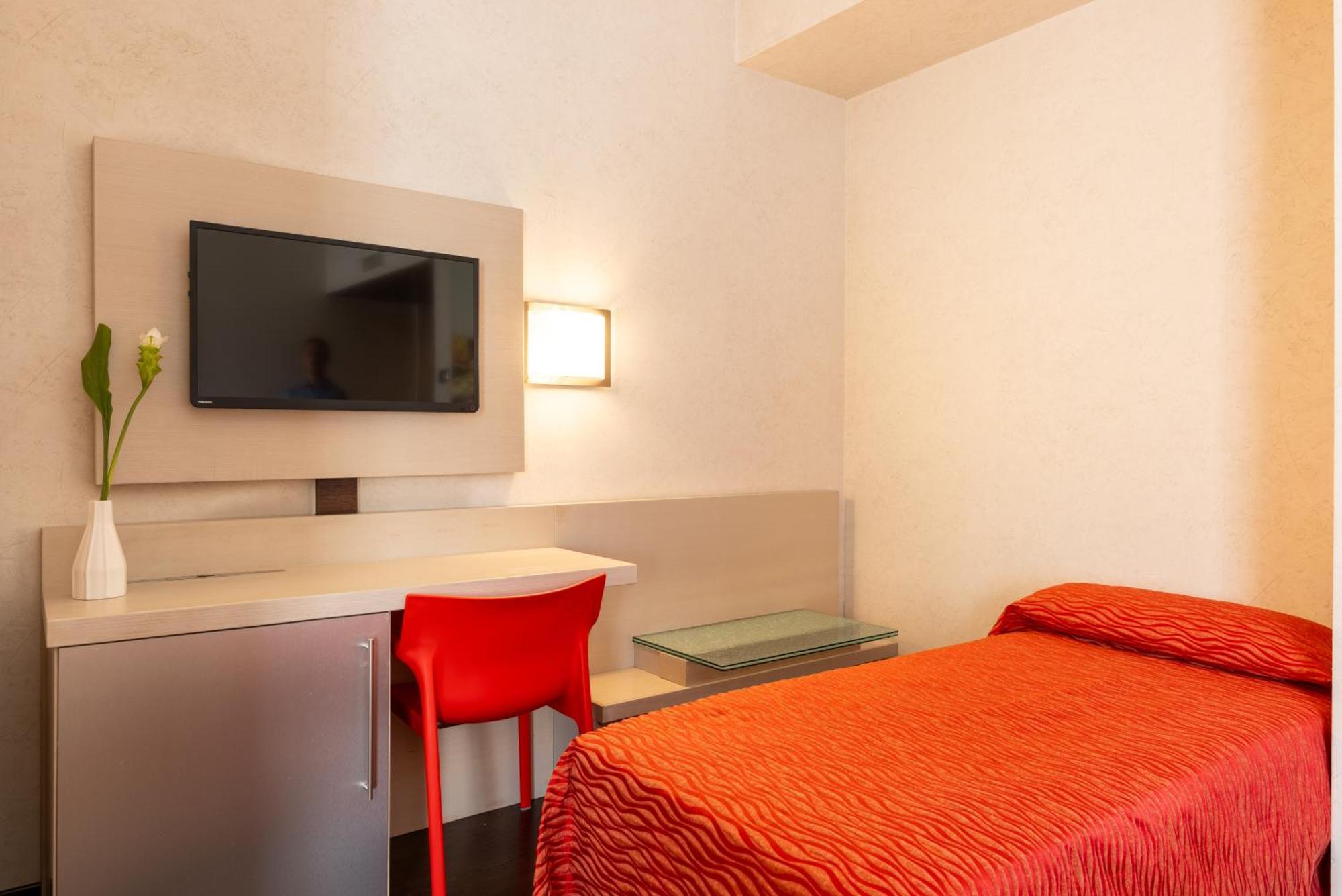 Hotel Valentino Терні Екстер'єр фото